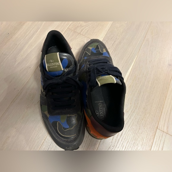 AUTHENTIC- VALENTINO Garavani Rockrunner sneaker -Size 40 - Picture 8 of 10